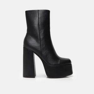 SOLD NEW PRETTYLITTLETHING 6" high heel ankle booties
